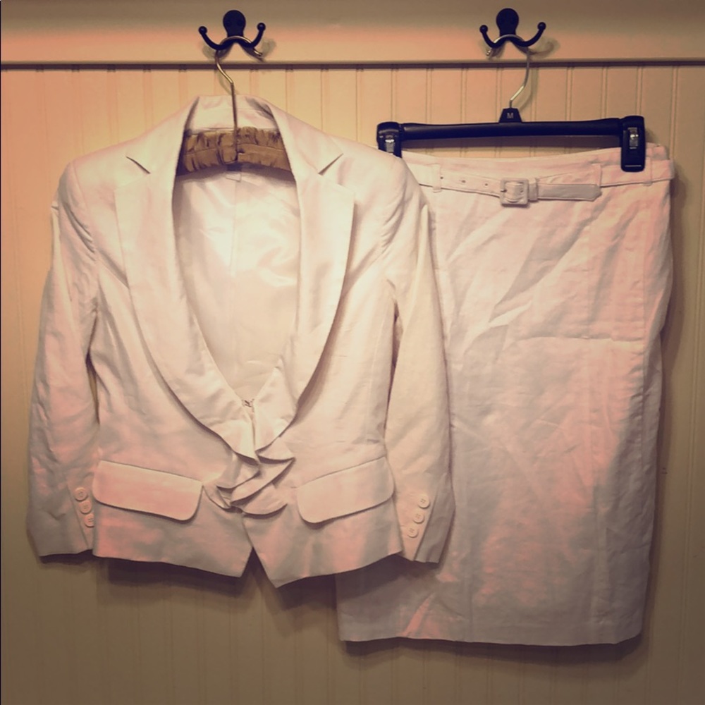 Absolutely gorgeous Linen skirt suit